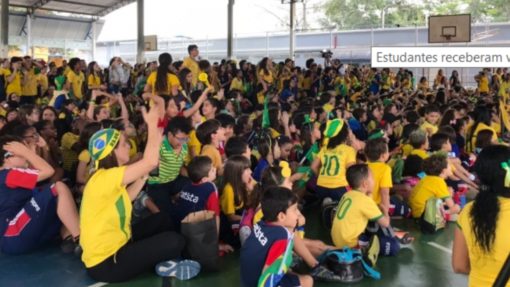 Hoje em Dia – Ídolos do Cruzeiro fazem a festa de alunos antes do jogo da Seleção