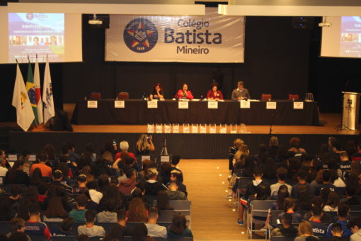 Batista realiza debate eleitoral com candidatos ao Governo de Minas Gerais
