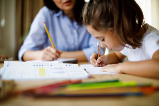 Como criar um plano de estudos efetivo para meus filhos?