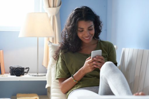 SAIBA O QUE FAZER PARA QUE O USO DE CELULAR NÃO SEJA PREJUDICIAL AO SEU FILHO